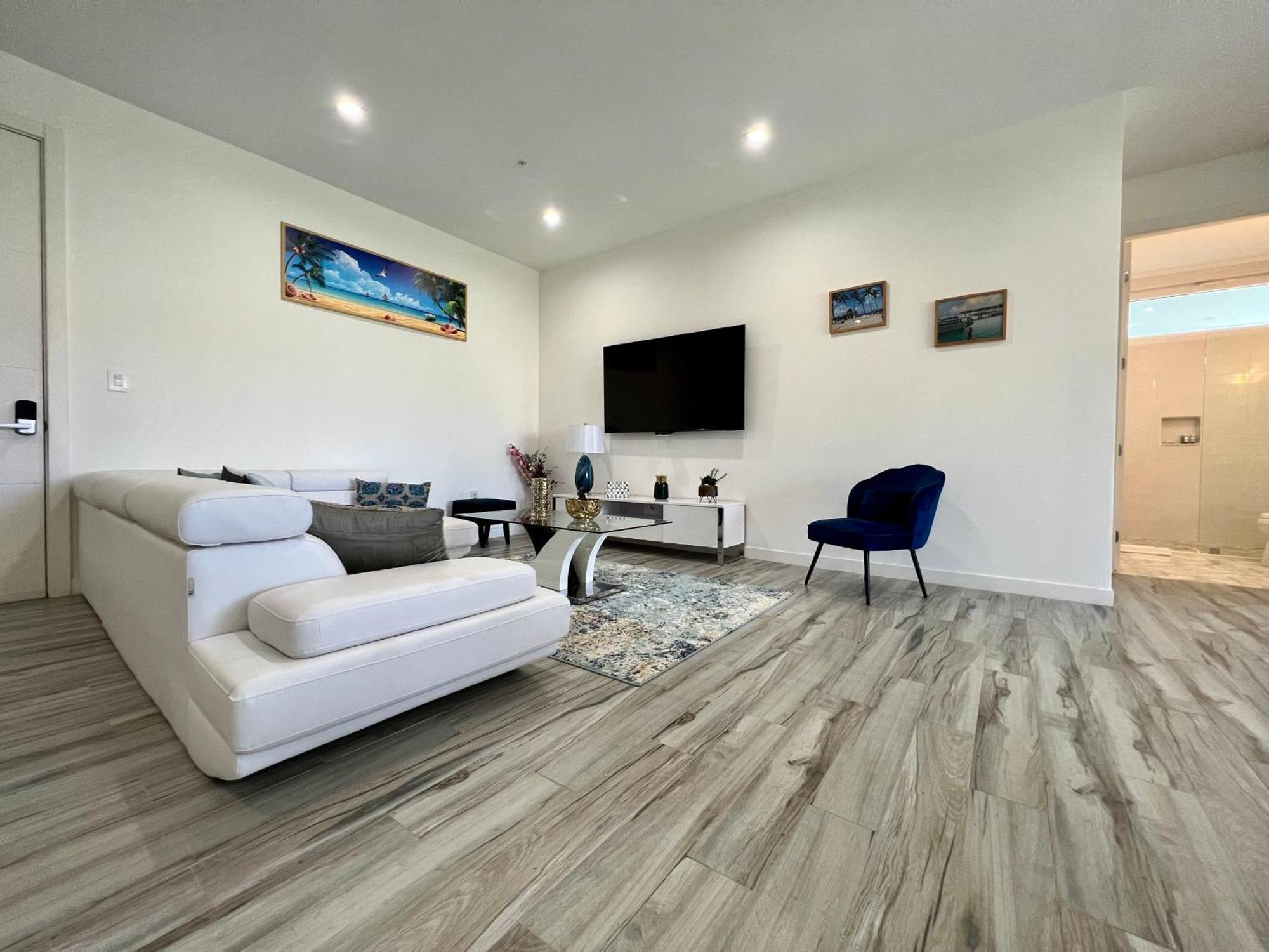 The Cove - Condo Hotel - Palm Beach Strip Εξωτερικό φωτογραφία